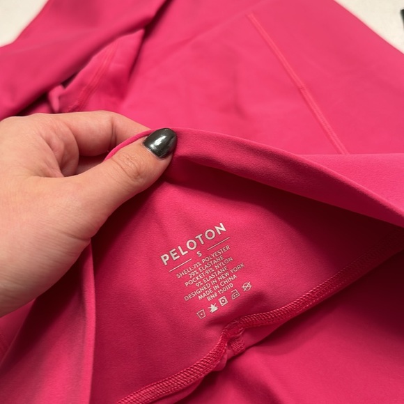 22. NWT PELOTON Cadent High Rise Pocket Legging Very Berry - Picture 4 of 5